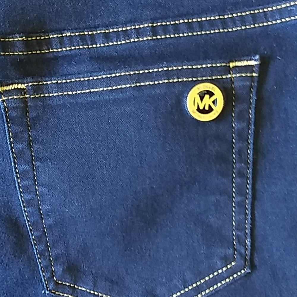 Capris - Picture 4 of 9